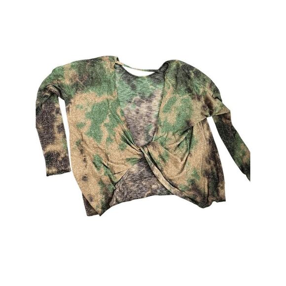 Bohemian Floral Print Top that ties in front - Picture 2 of 6